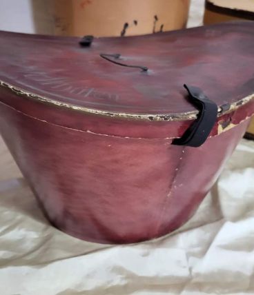 Ancienne boîte à chapeau 