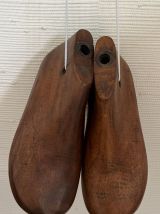 Embauchoirs en bois, anciens, très bon état, déco chambre en