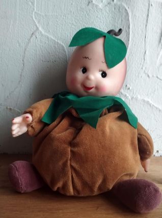 Peluche/poupée fruit "Les Toufous" modèle noisette