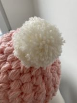 Bonnet vintage en grosse laine rose.