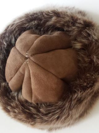 Toque marron en agneau