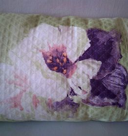 Coussin en tissu floral 