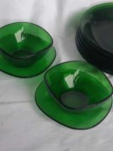 Set d assiettes / tasses a cafe / coupelles vereco arcopal v