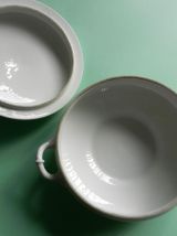Ancien légumier en porcelaine blanche