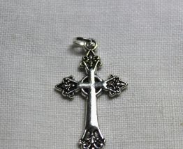 Ancienne petite Croix Pendentif en Métal Argenté