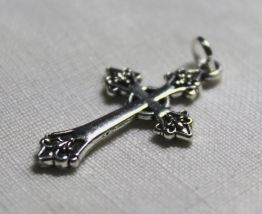 Ancienne petite Croix Pendentif en Métal Argenté