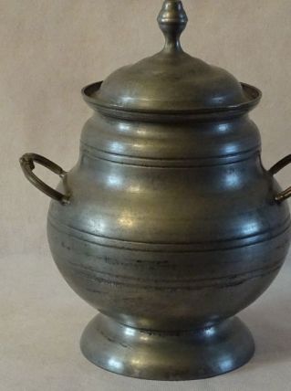 Pot  en étain 