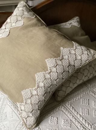 2 coussins style Shabby lin et dentelle ancienne 