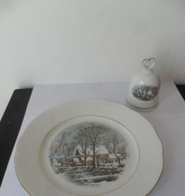 lot assiette et cloche de table Avon