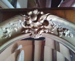 Joli miroir biseauté cadre bois massif sculpté doré, vintage