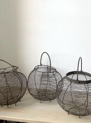 Anciens Paniers de Ferme en Fil de Fer 