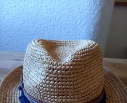 Chapeau en jonc tressé 