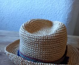 Chapeau en jonc tressé 