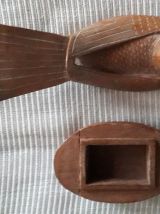 Oiseau ancien en bois sculpté