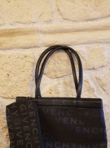 Sac à main + pochette monogrammé Givenchy