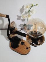 Lampe à poser déco récup recyclage hachoir