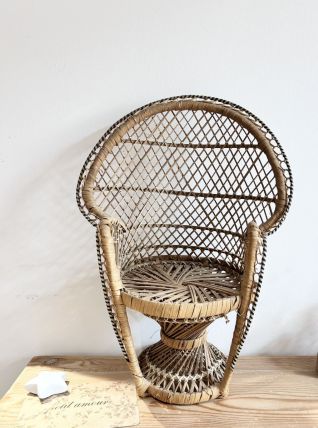 Mini fauteuil de poupée