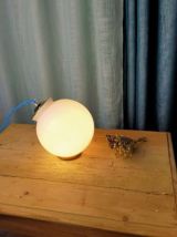 Lampe à poser petit globe blanc