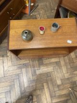 Meuble de rangement vintage pieds métal noirs 