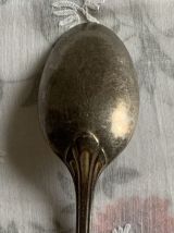 Lot de 8 cuillères en métal argenté avec poinçons 
