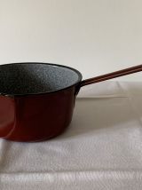 Casserole en tôle émaillée couleur bordeaux  diamètre: 19 cm