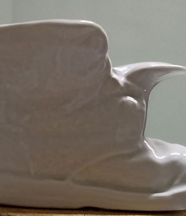 Cendrier bottine en porcelaine blanche  