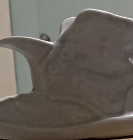 Cendrier bottine en porcelaine blanche  