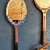 Miroir mural ovale bois raquette tennis vintage Donnay bleu