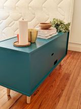 Meuble bas relooké, idéal comme meuble TV ou rangement