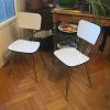 2 chaises en formica pieds Eiffel