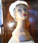 CASQUETTE BONNET BENETTON BLANC CREME T M NEUF ETIQUETTES TI