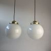 PAIRE D’ANCIENNES SUSPENSIONS EN OPALINE 18 CM  VINTAGE