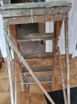 Ancien escabeau en bois 