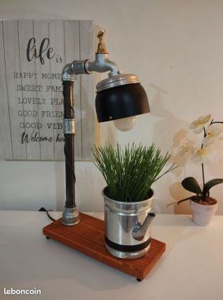 Lampe à poser déco recyclage robinet