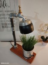 Lampe à poser déco recyclage robinet