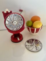 Râpe vintage rouge