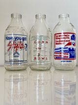 Bouteilles de lait anglaises vintage