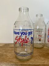 Bouteilles de lait anglaises vintage