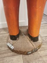 Statue colon en bois peint
