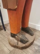Statue colon en bois peint