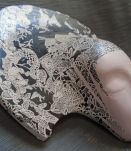 Masque décoratif en terre cuite peinte ,pièce unique