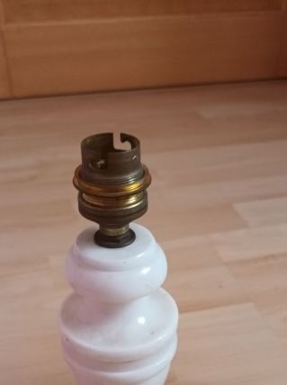 Vends 2 pieds de lampe de chevet en  albatre An 70