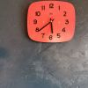 Horloge formica vintage pendule murale silencieuse Odo rouge