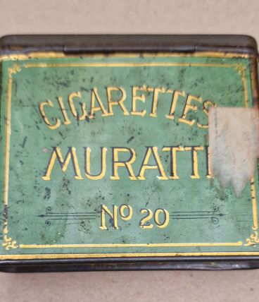 Boite à cigarette ancienne 