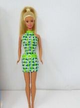 BARBIE J'AIME BARBIE - ROBE MARGUERITES - at1998 MATTEL 