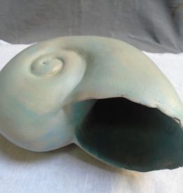 Coquillage Nautilus en céramique peinte, pièce unique