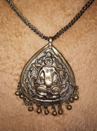 Grand pendentif Berbère Bermil ancien en argent et grenats d