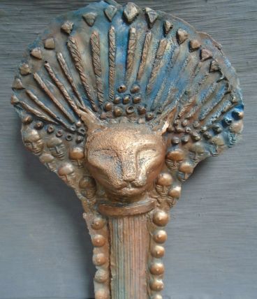 Déesse chatte ,plâtre patiné et ciré,pièce unique