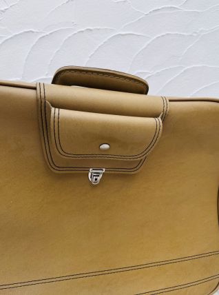 Valise en skaï beige vintage