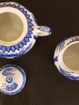 Ensemble en porcelaine japonaise bleue et blanche 